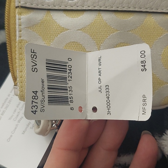 NWT Coach Wristlet - Picture 6 of 9